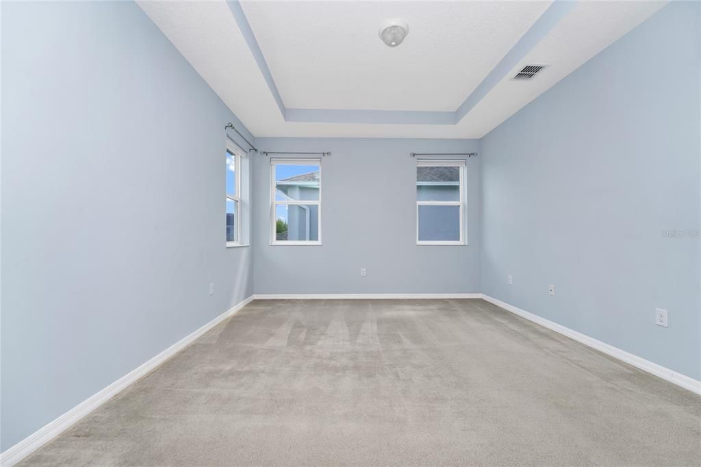 Под контрактом: $558,000 (4 спален, 3 ванн, 2438 Квадратных фут)