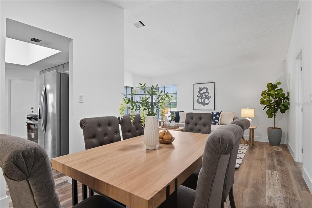 Active With Contract: $389,900 (3 beds, 2 baths, 1648 Square Feet)