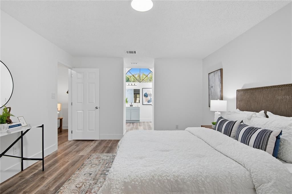 Active With Contract: $389,900 (3 beds, 2 baths, 1648 Square Feet)