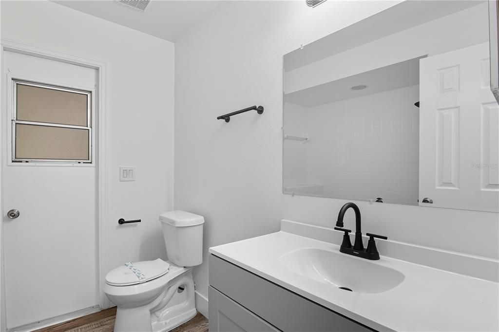 Active With Contract: $389,900 (3 beds, 2 baths, 1648 Square Feet)