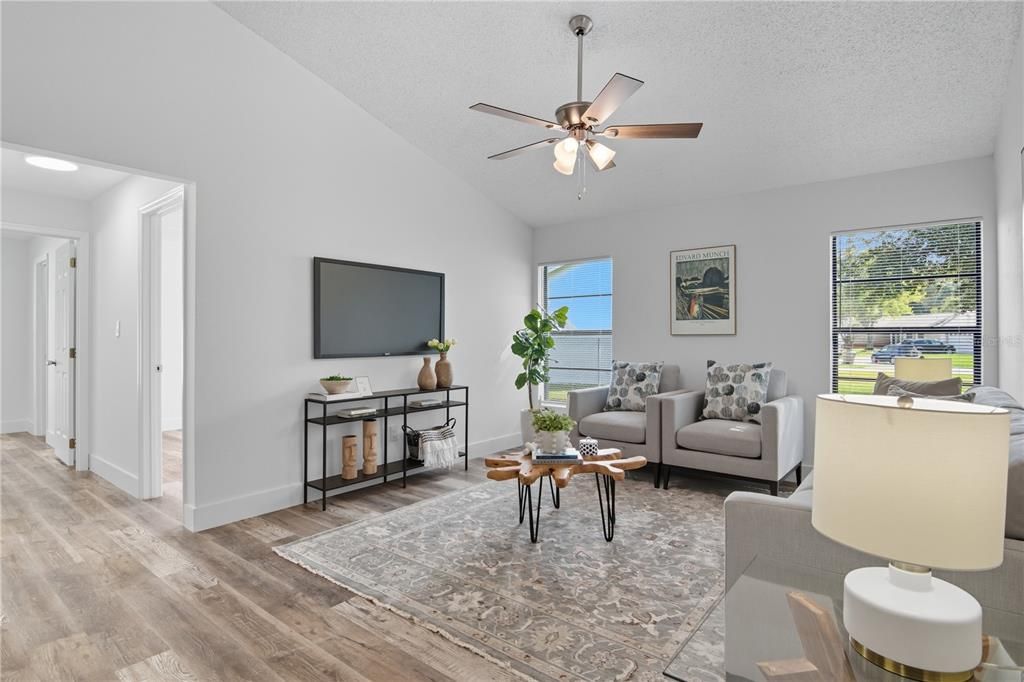 Active With Contract: $389,900 (3 beds, 2 baths, 1648 Square Feet)