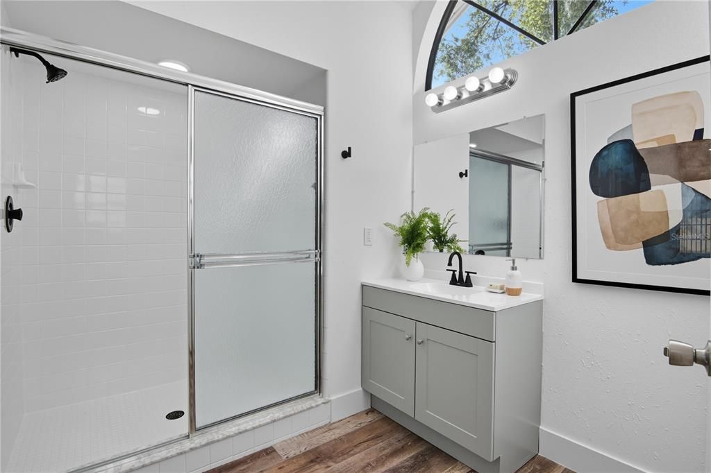 Active With Contract: $389,900 (3 beds, 2 baths, 1648 Square Feet)