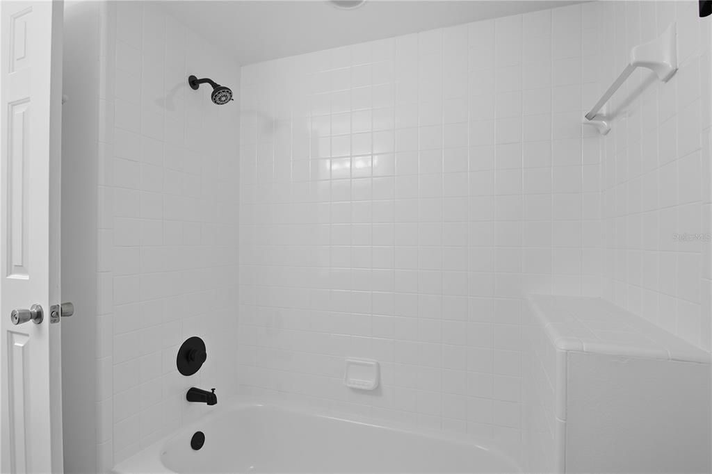 Active With Contract: $389,900 (3 beds, 2 baths, 1648 Square Feet)