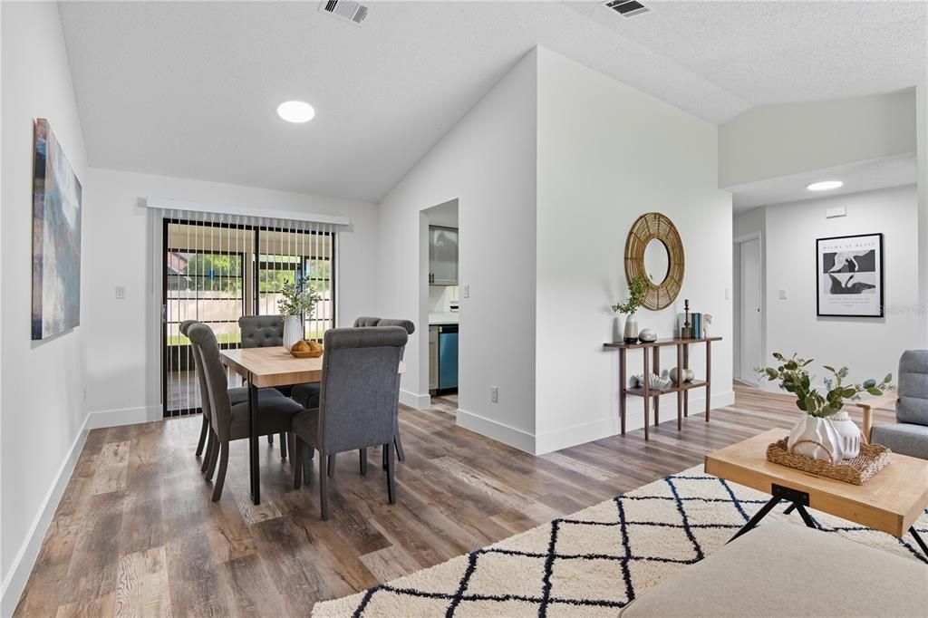 Active With Contract: $389,900 (3 beds, 2 baths, 1648 Square Feet)