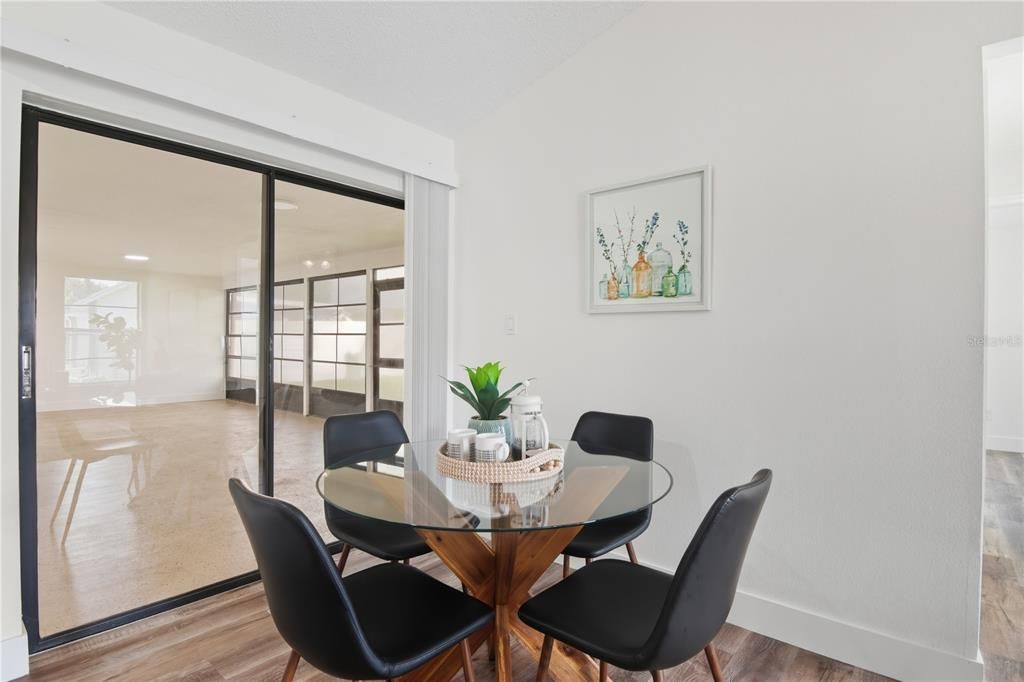 Active With Contract: $389,900 (3 beds, 2 baths, 1648 Square Feet)