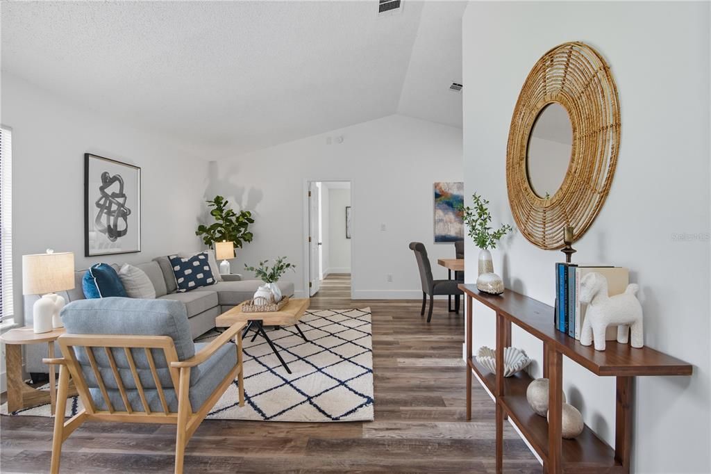 Active With Contract: $389,900 (3 beds, 2 baths, 1648 Square Feet)