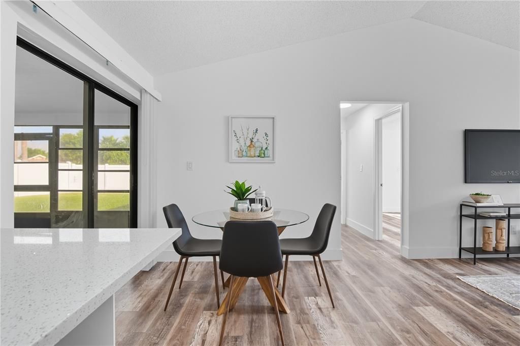 Active With Contract: $389,900 (3 beds, 2 baths, 1648 Square Feet)