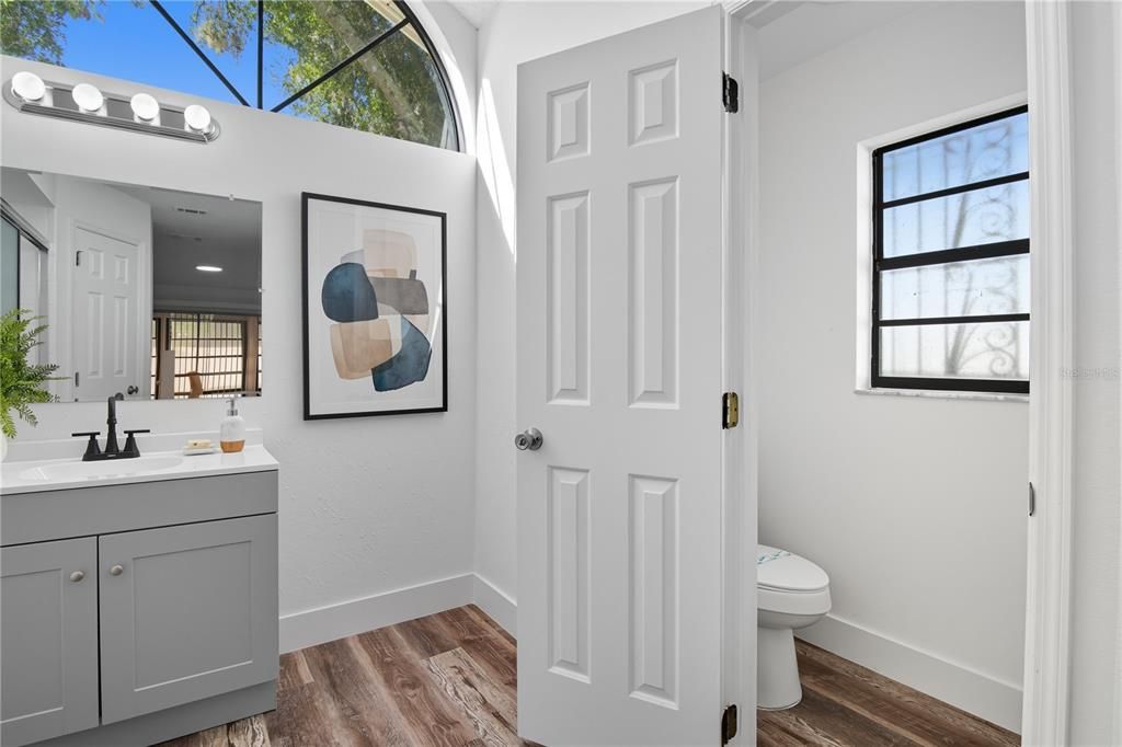 Active With Contract: $389,900 (3 beds, 2 baths, 1648 Square Feet)