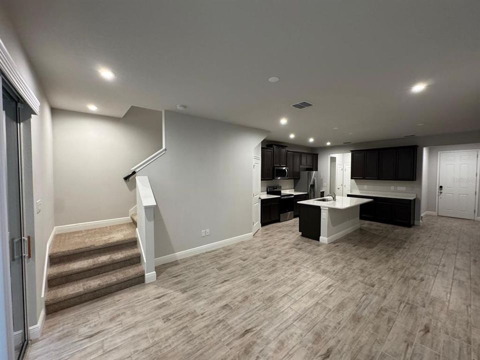 出租: $2,550 (3 贝兹, 2 浴室, 1713 平方英尺)