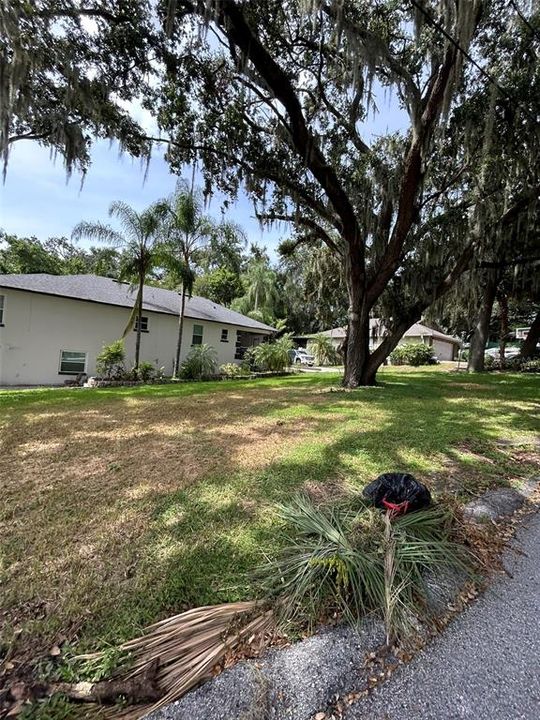 待售: $115,000 (0.19 acres)