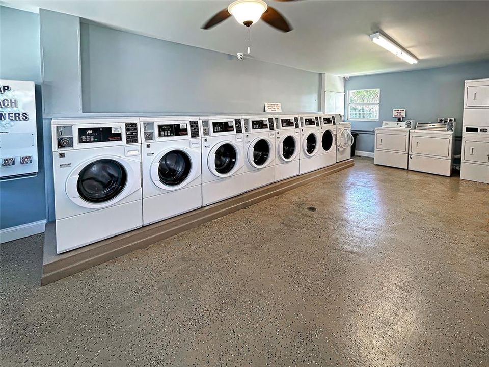 For Sale: $122,000 (1 beds, 1 baths, 550 Square Feet)