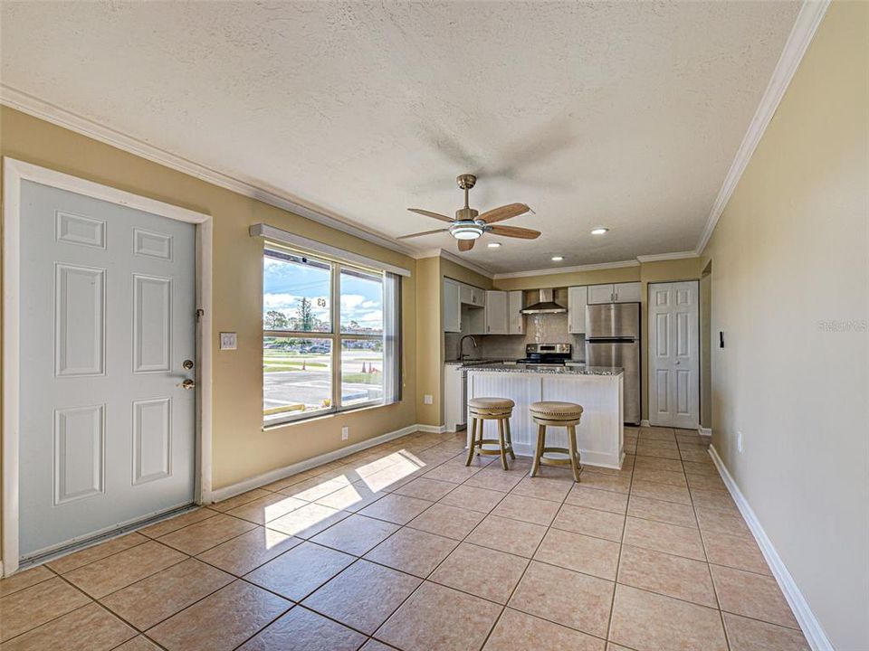 For Sale: $122,000 (1 beds, 1 baths, 550 Square Feet)