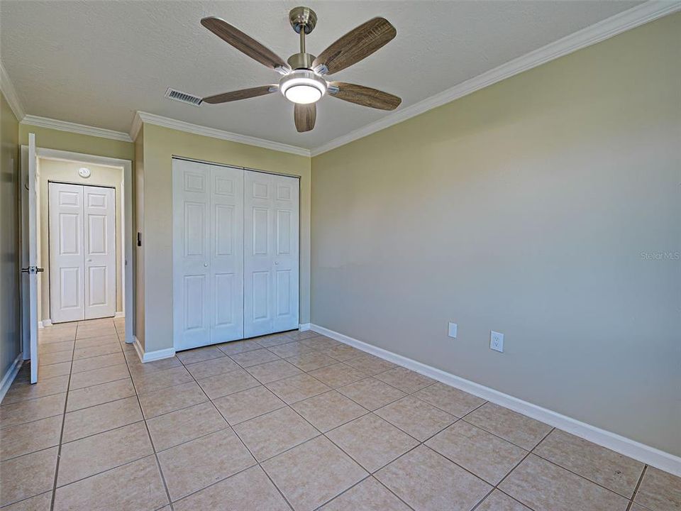 For Sale: $122,000 (1 beds, 1 baths, 550 Square Feet)