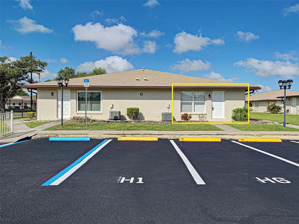 For Sale: $122,000 (1 beds, 1 baths, 550 Square Feet)