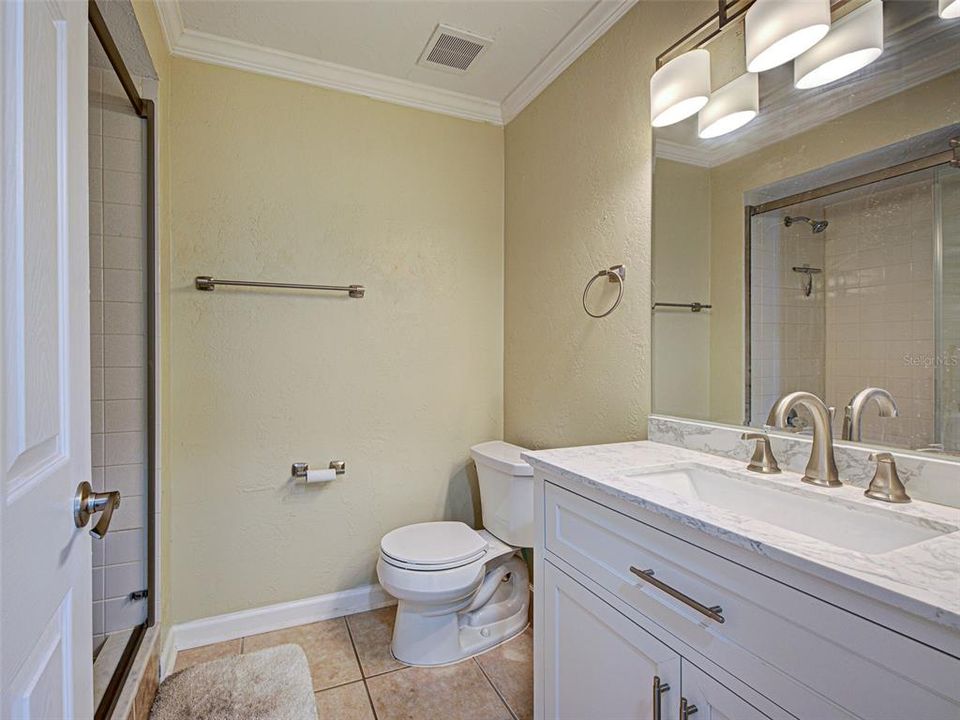 For Sale: $122,000 (1 beds, 1 baths, 550 Square Feet)