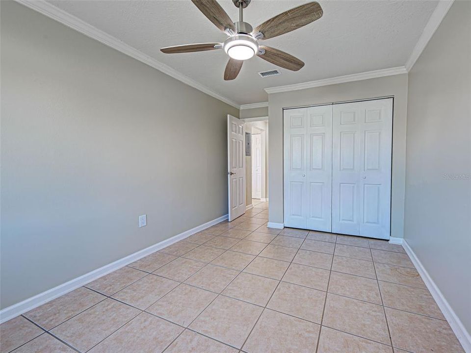 For Sale: $122,000 (1 beds, 1 baths, 550 Square Feet)