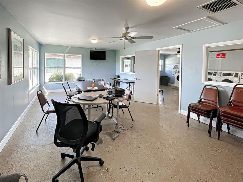 For Sale: $122,000 (1 beds, 1 baths, 550 Square Feet)