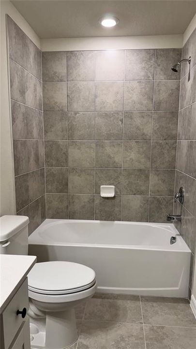 Activo con contrato: $2,199 (3 camas, 2 baños, 1699 Pies cuadrados)