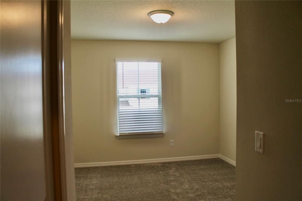 Activo con contrato: $2,199 (3 camas, 2 baños, 1699 Pies cuadrados)