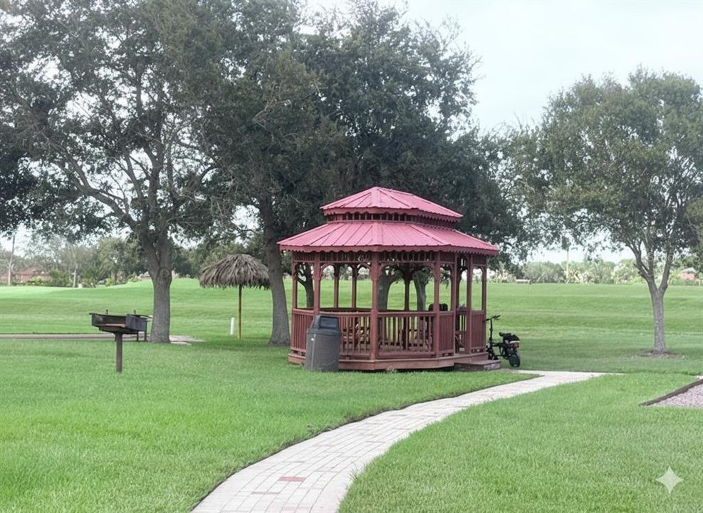 На продажу: $385,000 (3 спален, 2 ванн, 1584 Квадратных фут)