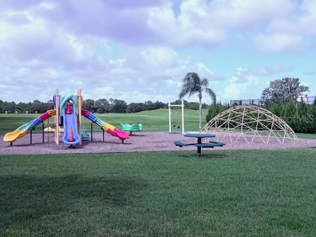 На продажу: $385,000 (3 спален, 2 ванн, 1584 Квадратных фут)