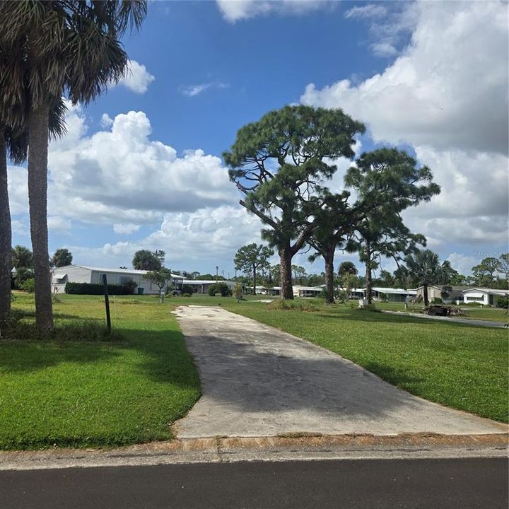 最近售出: $15,000 (0.18 acres)