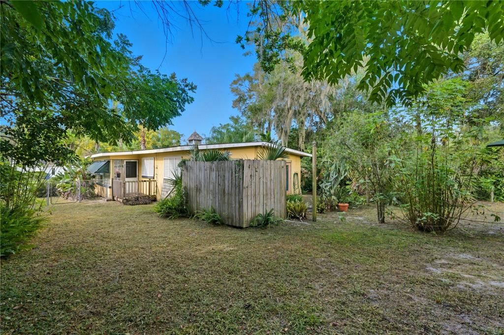 For Sale: $235,000 (2 beds, 1 baths, 1172 Square Feet)