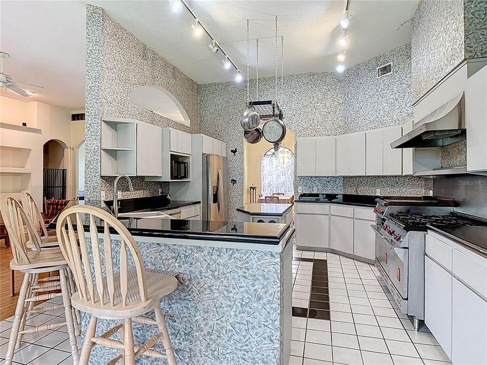 Active With Contract: $499,900 (4 beds, 3 baths, 2558 Square Feet)