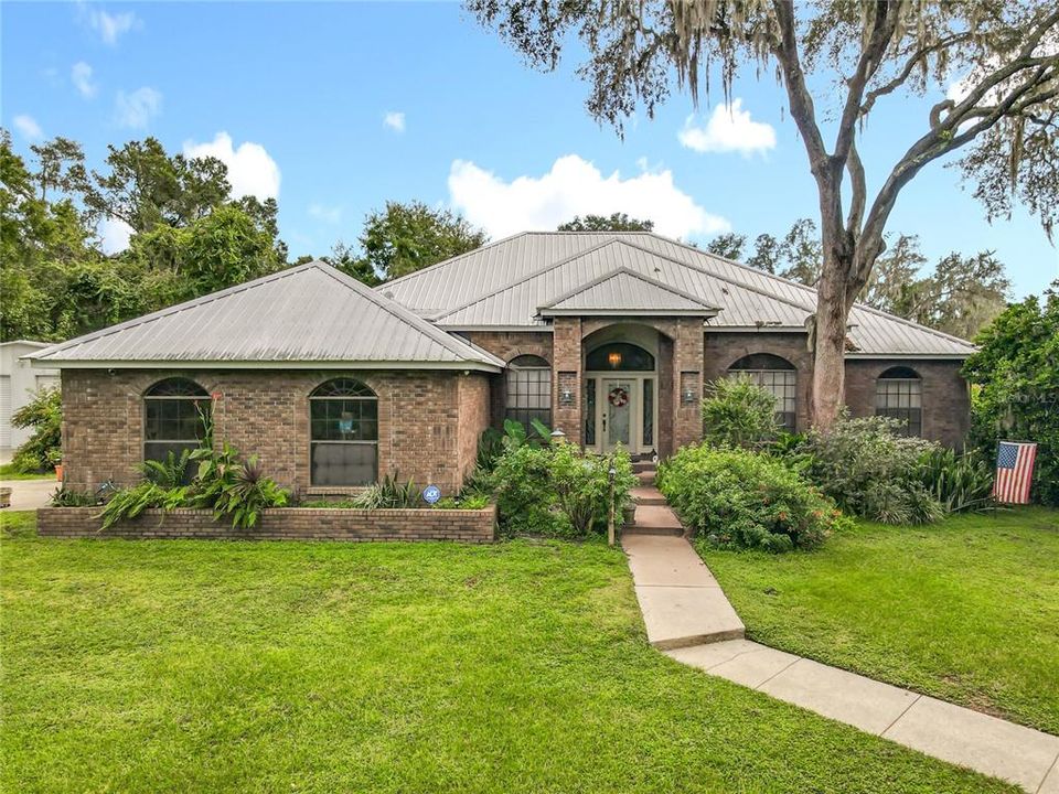 Active With Contract: $499,900 (4 beds, 3 baths, 2558 Square Feet)