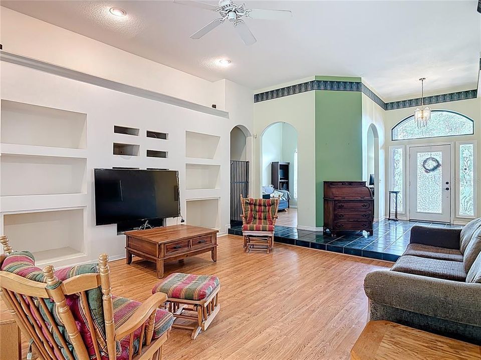 Active With Contract: $499,900 (4 beds, 3 baths, 2558 Square Feet)