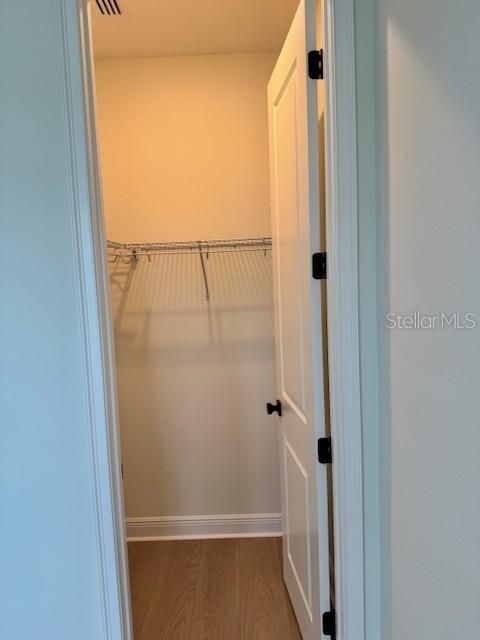 Activo con contrato: $649,845 (4 camas, 3 baños, 2477 Pies cuadrados)