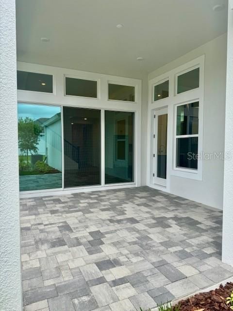 Activo con contrato: $649,845 (4 camas, 3 baños, 2477 Pies cuadrados)