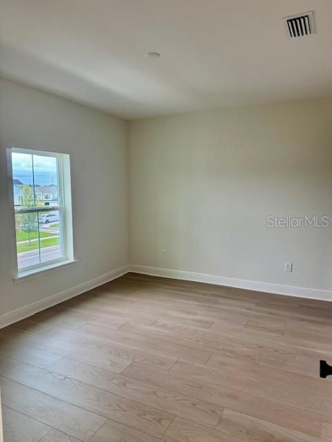 Activo con contrato: $649,845 (4 camas, 3 baños, 2477 Pies cuadrados)