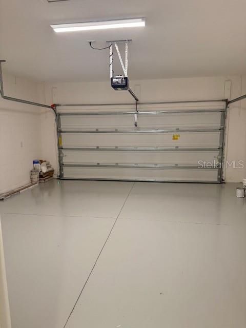 Activo con contrato: $649,845 (4 camas, 3 baños, 2477 Pies cuadrados)