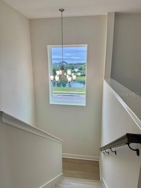 Activo con contrato: $649,845 (4 camas, 3 baños, 2477 Pies cuadrados)