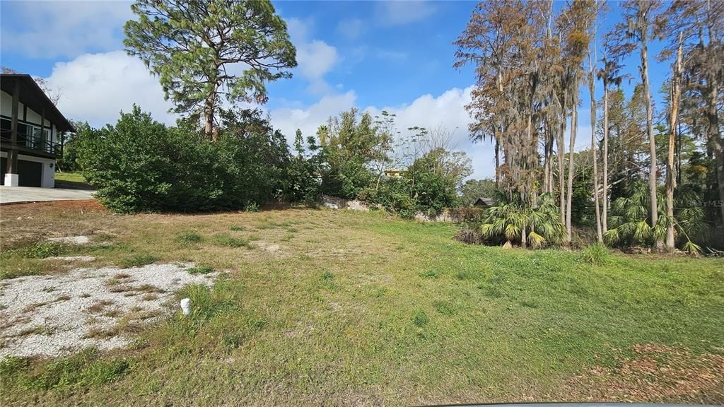 En Venta: $196,000 (0.18 acres)