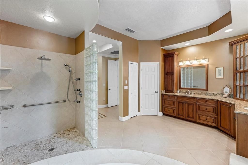 For Sale: $1,300,000 (3 beds, 3 baths, 3122 Square Feet)