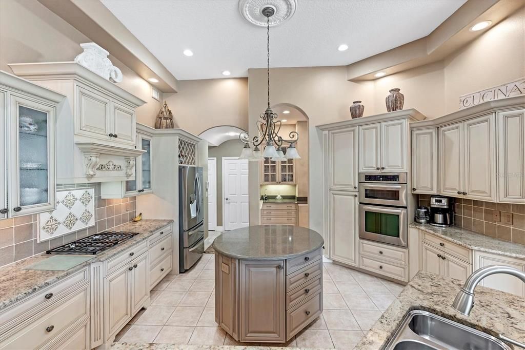 For Sale: $1,300,000 (3 beds, 3 baths, 3122 Square Feet)