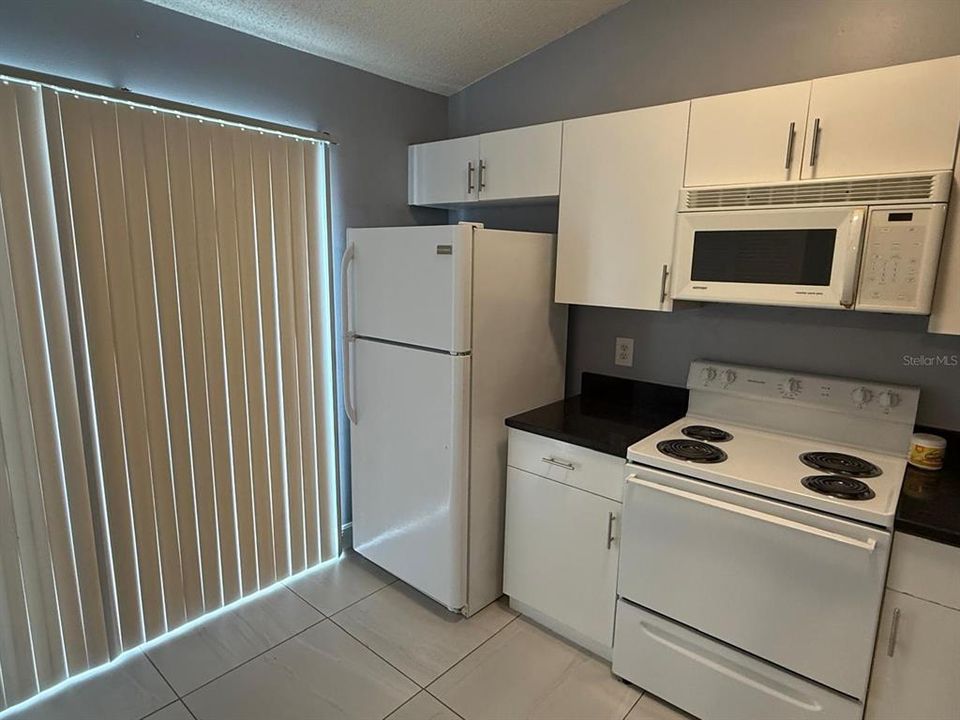 For Rent: $1,750 (3 beds, 2 baths, 1070 Square Feet)