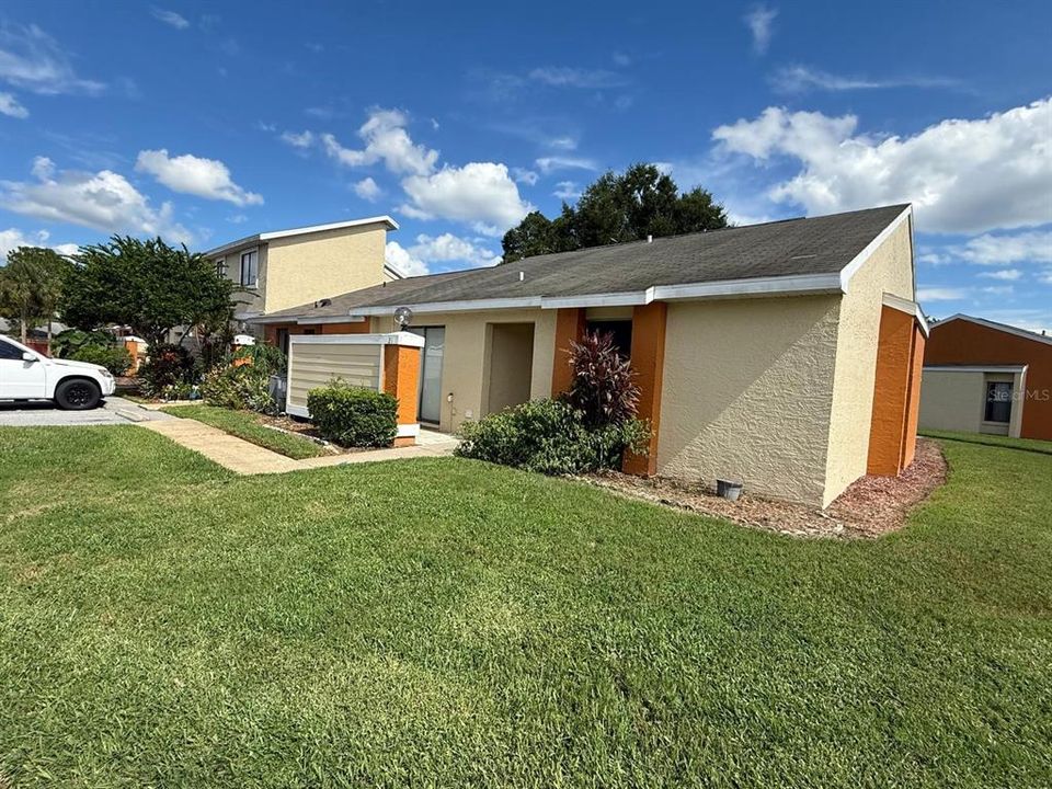 For Rent: $1,750 (3 beds, 2 baths, 1070 Square Feet)