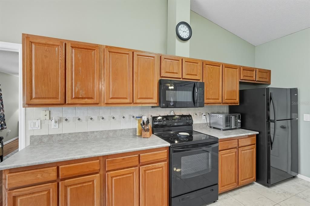 For Sale: $334,900 (3 beds, 2 baths, 1738 Square Feet)