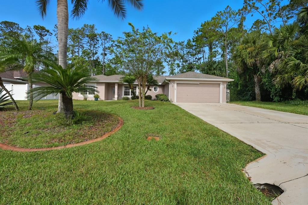 For Sale: $334,900 (3 beds, 2 baths, 1738 Square Feet)