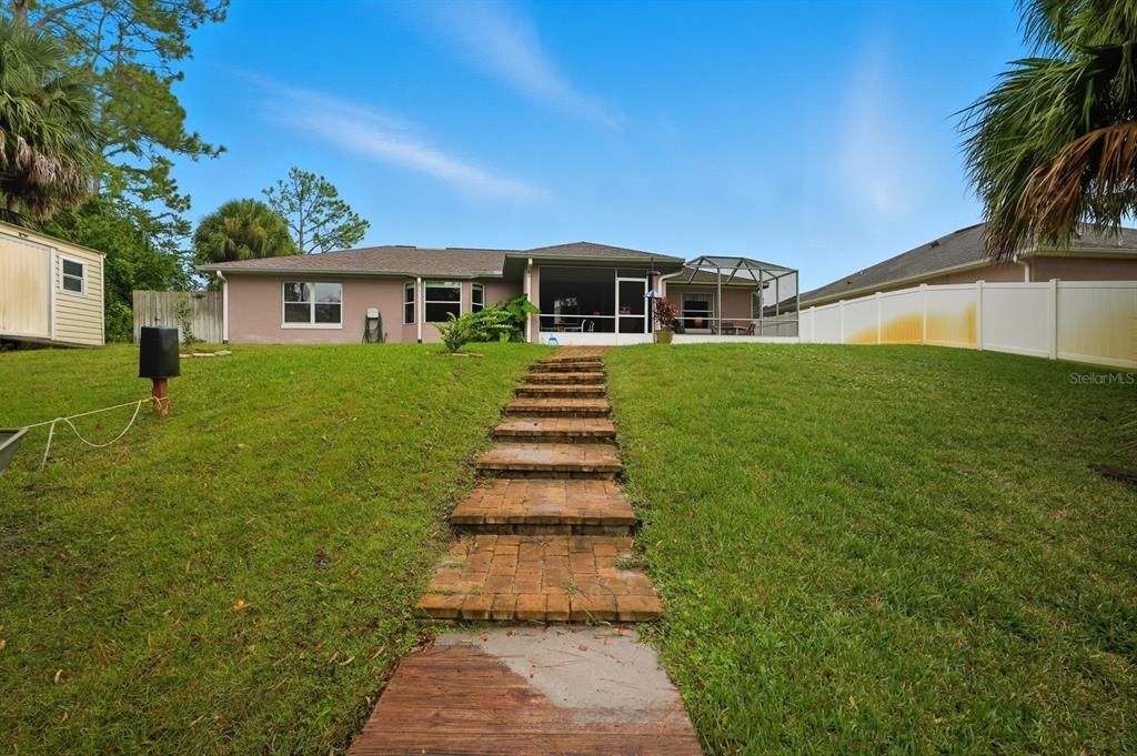 For Sale: $334,900 (3 beds, 2 baths, 1738 Square Feet)