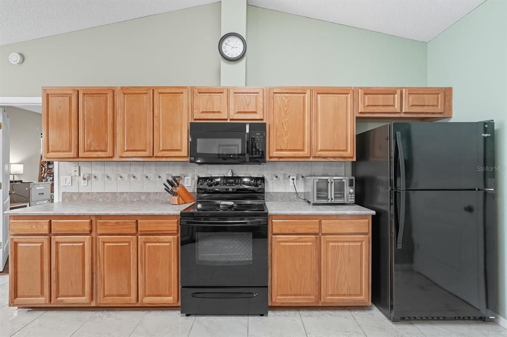 For Sale: $334,900 (3 beds, 2 baths, 1738 Square Feet)