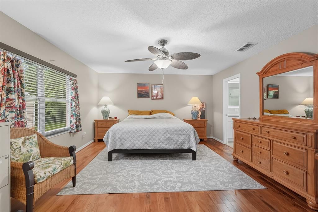 For Sale: $334,900 (3 beds, 2 baths, 1738 Square Feet)