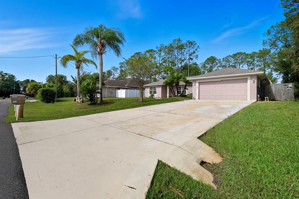 For Sale: $334,900 (3 beds, 2 baths, 1738 Square Feet)