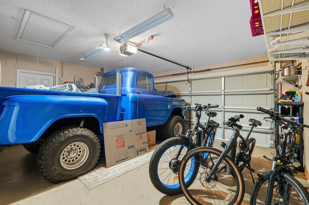 For Sale: $334,900 (3 beds, 2 baths, 1738 Square Feet)