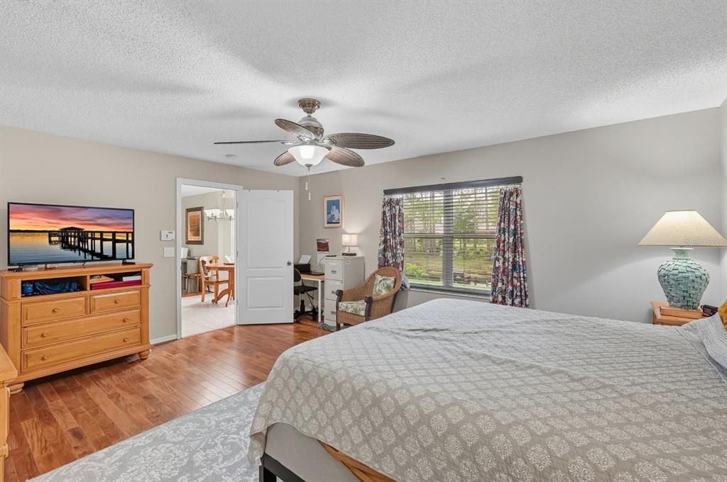 For Sale: $334,900 (3 beds, 2 baths, 1738 Square Feet)