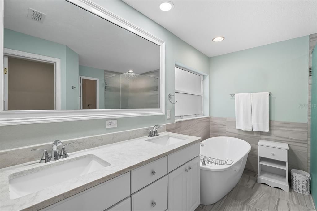 For Sale: $334,900 (3 beds, 2 baths, 1738 Square Feet)