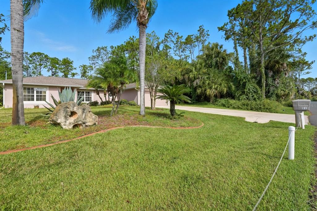 For Sale: $334,900 (3 beds, 2 baths, 1738 Square Feet)